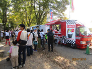 キッチンカーのフードブースの写真(R6)